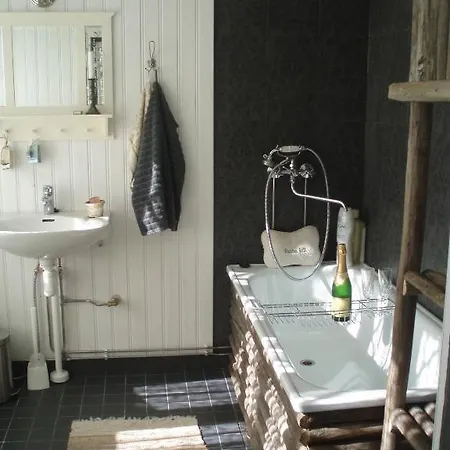 Κατάλυμα σε φάρμα Old Wanha Tupa