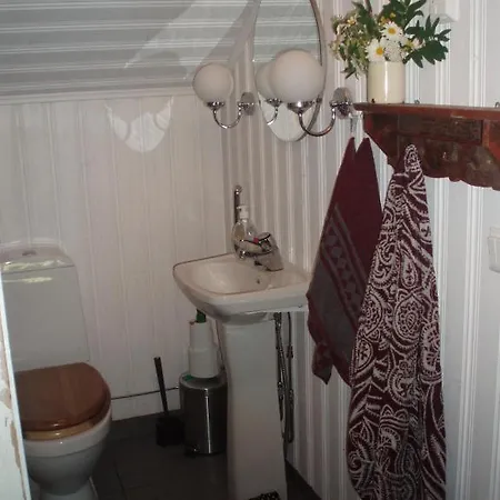 Old Farmhouse Wanha Tupa Farm stay *