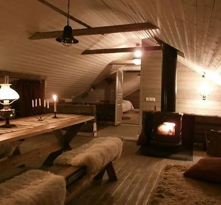 Old Farmhouse Wanha Tupa Farm stay